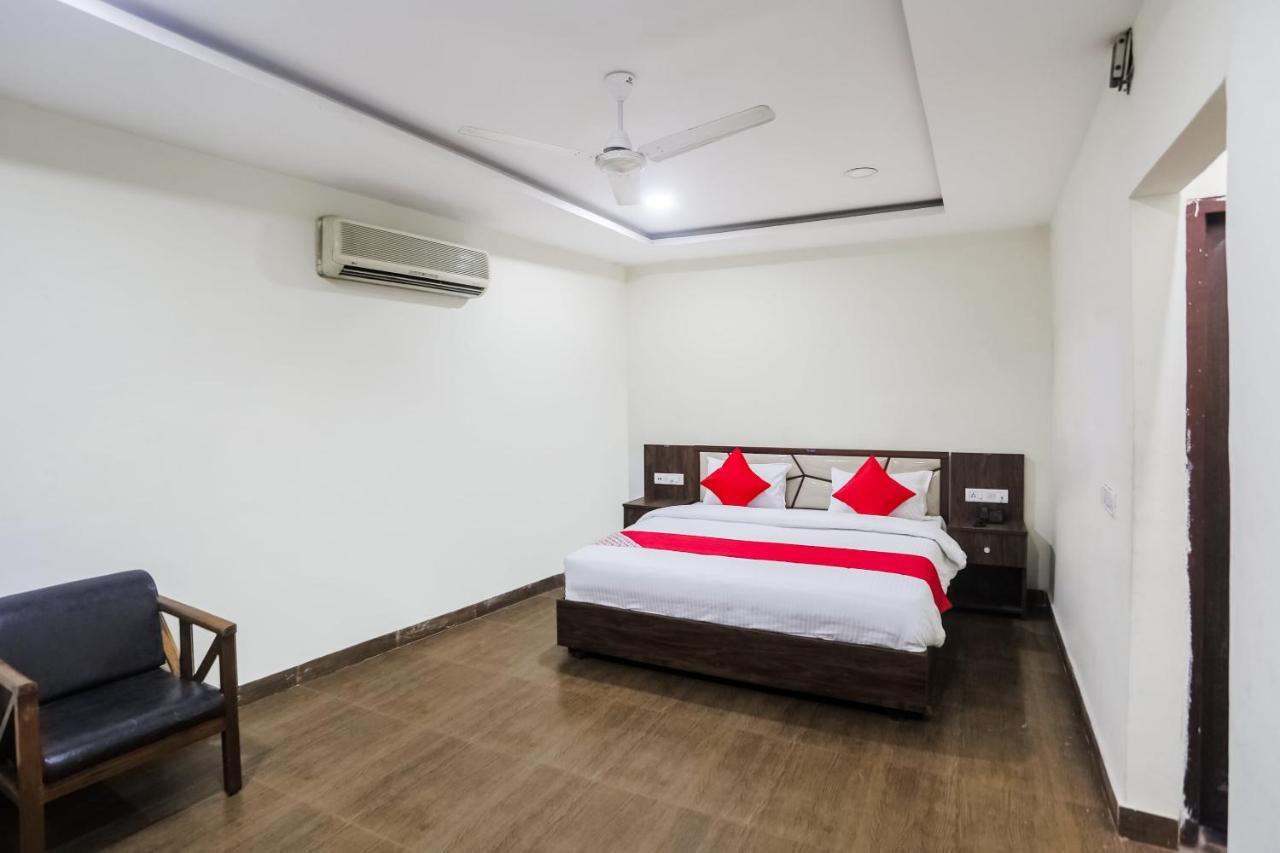 Oyo 63134 Hotel Red Queen Raigarh Esterno foto