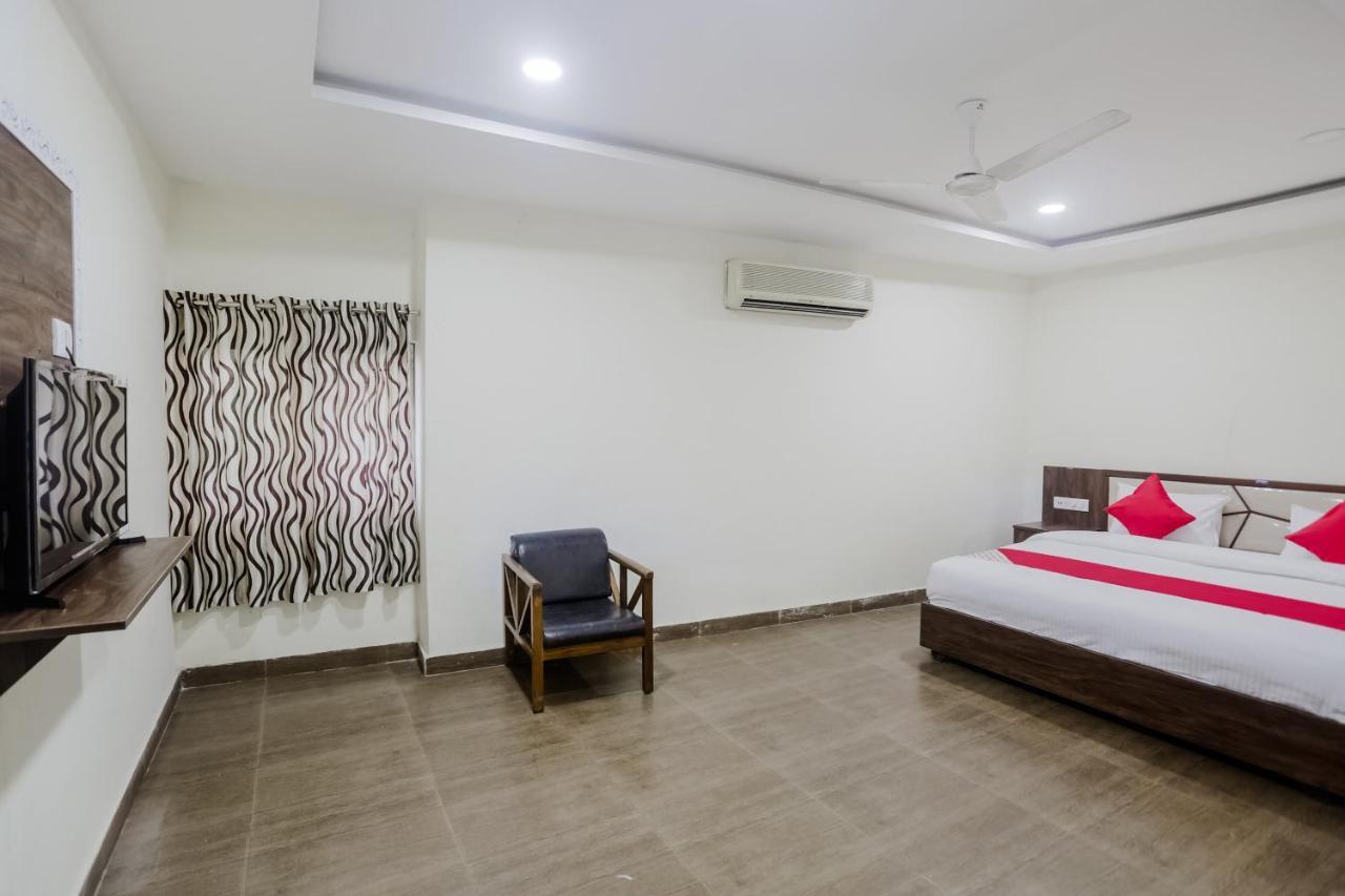 Oyo 63134 Hotel Red Queen Raigarh Esterno foto
