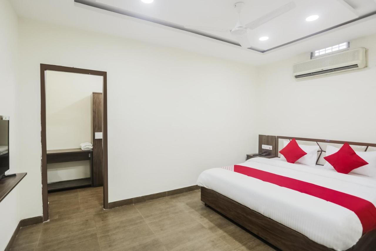 Oyo 63134 Hotel Red Queen Raigarh Esterno foto